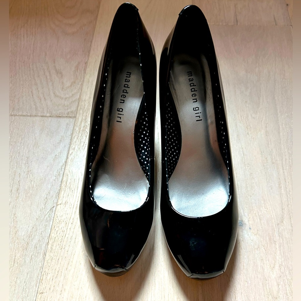 Like new! Madden Girl Glossy Black Heels